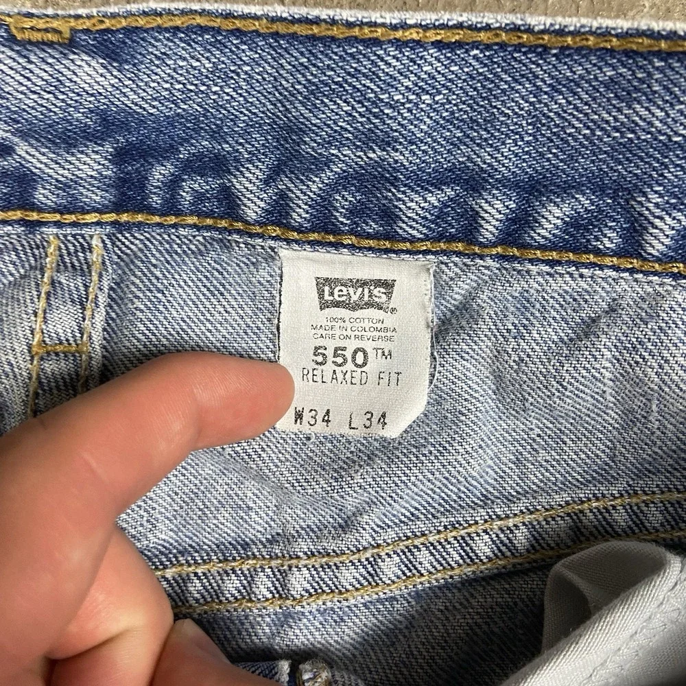 Vintage 90s Levi's 550 Jeans Size 34x34 Blue Denim Light Wash Relaxed Fit Casual